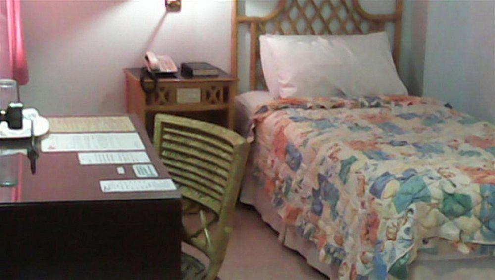 Oyo 414 Humberto'S Hotel Davao Luaran gambar