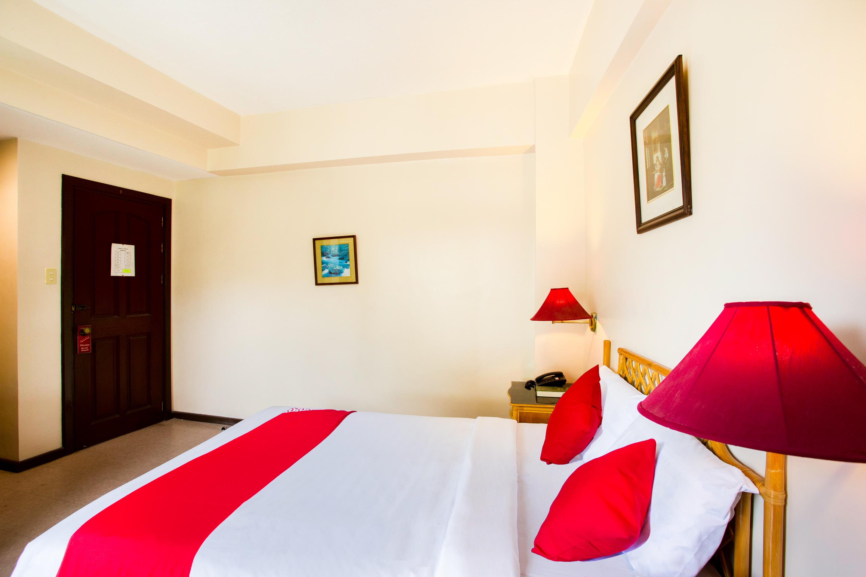 Oyo 414 Humberto'S Hotel Davao Luaran gambar