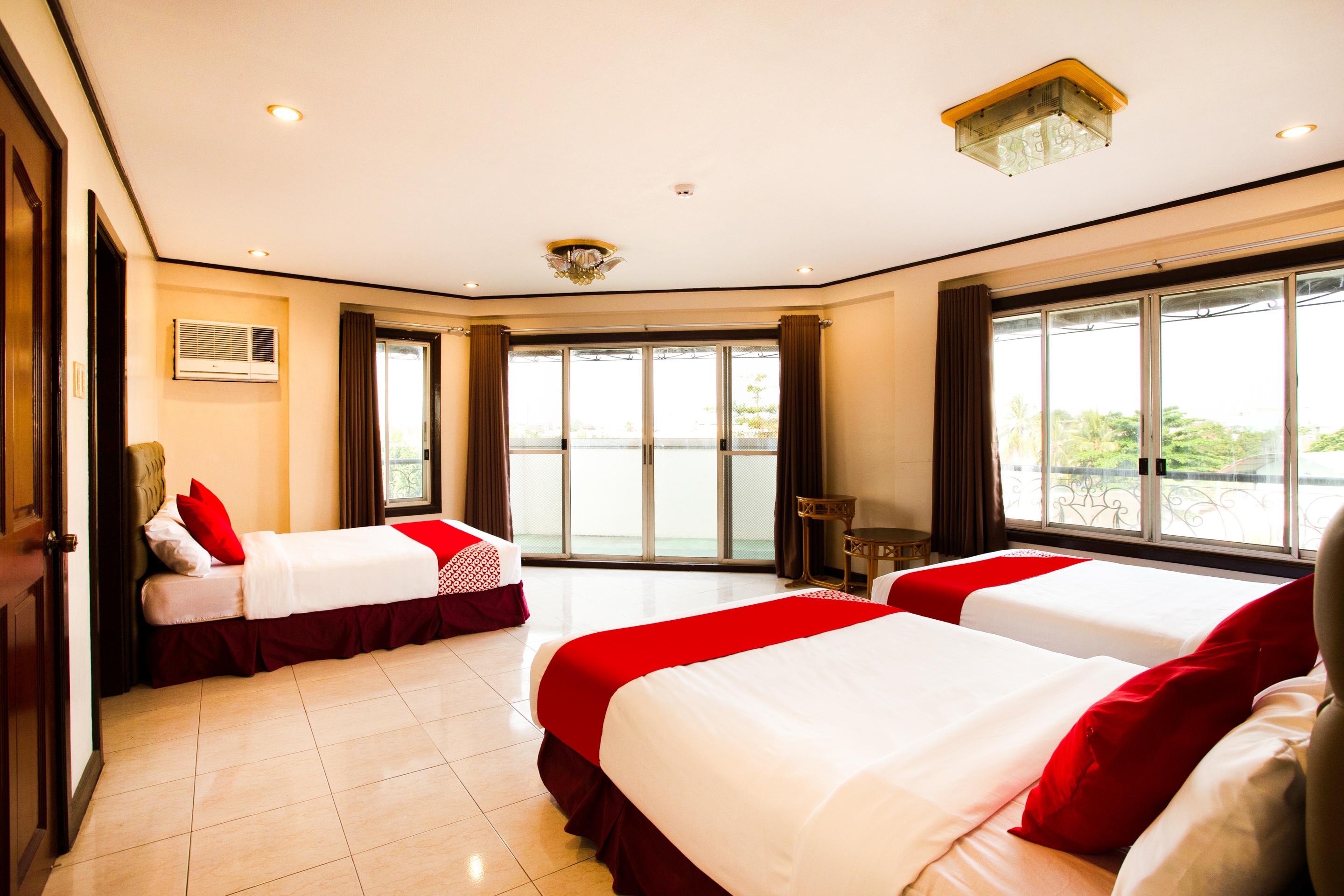 Oyo 414 Humberto'S Hotel Davao Luaran gambar