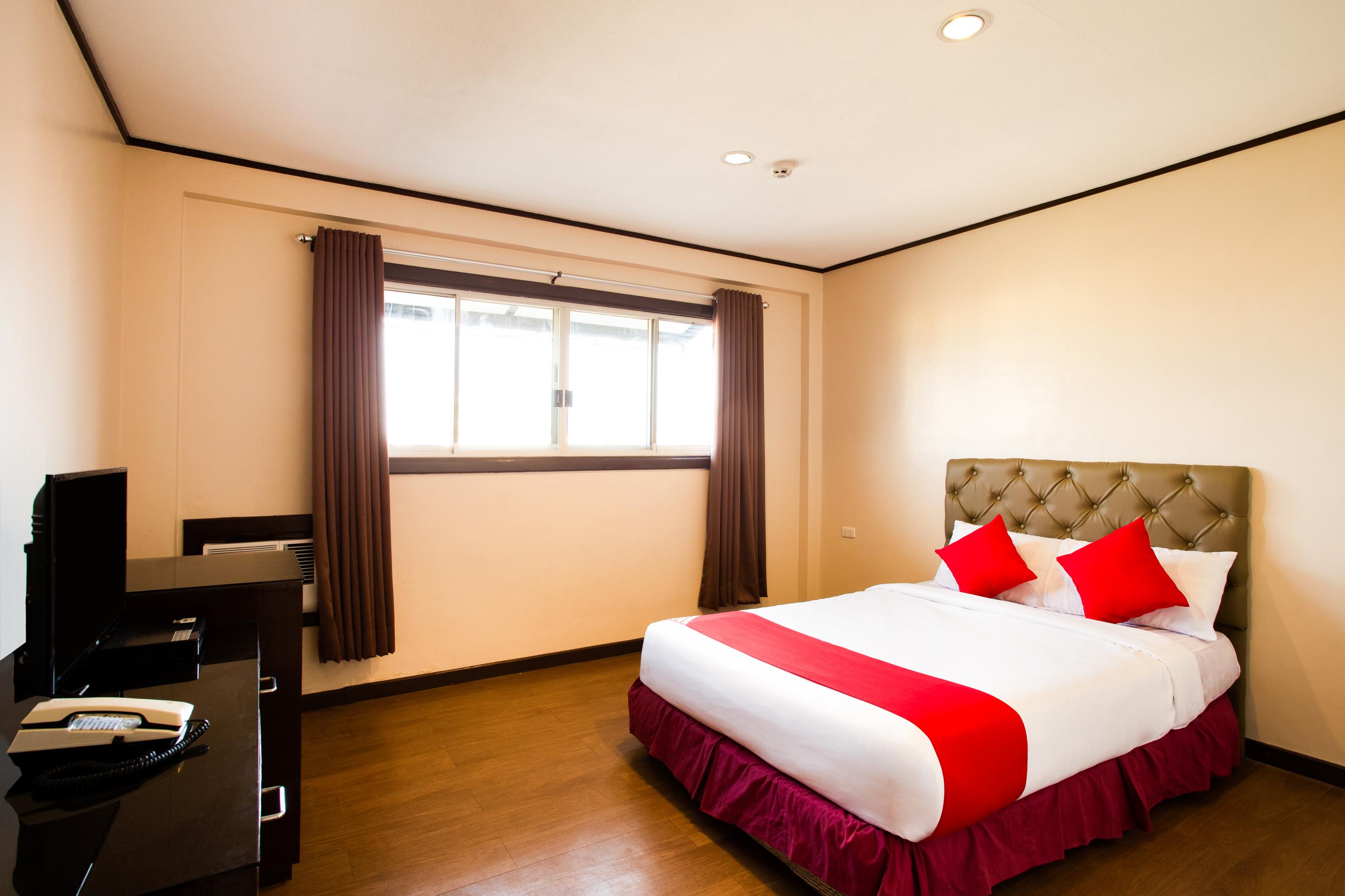 Oyo 414 Humberto'S Hotel Davao Luaran gambar