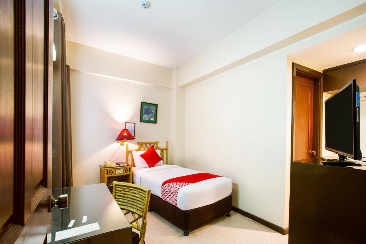 Oyo 414 Humberto'S Hotel Davao Luaran gambar