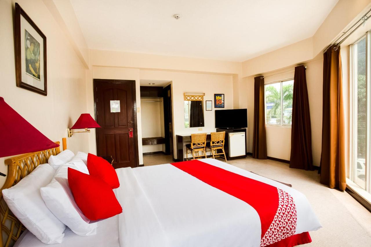 Oyo 414 Humberto'S Hotel Davao Luaran gambar